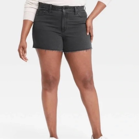 Universal Thread Woman’s Curvy Vintage Midi Shorts- NWOT - Picture 3 of 9